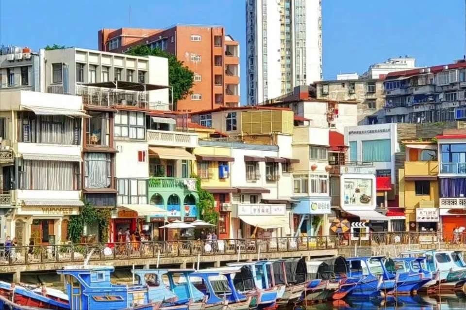 厦门是一个伤感而又璀璨的城市,厦门是一座让人容易爱上的城市