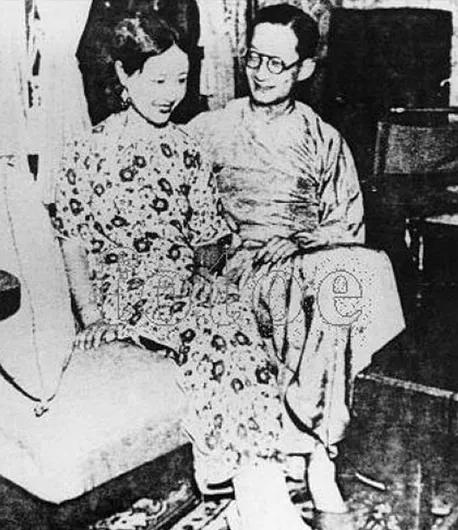 紫禁城最美三格格，在新中国摆摊卖香烟，毛主席为她点了个赞