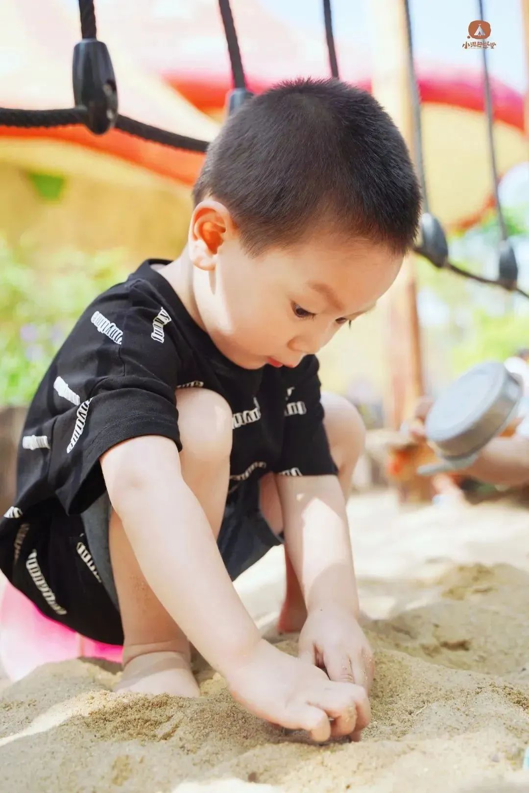 下雨天带小孩可以这样玩,下雨天可以带孩子去哪玩