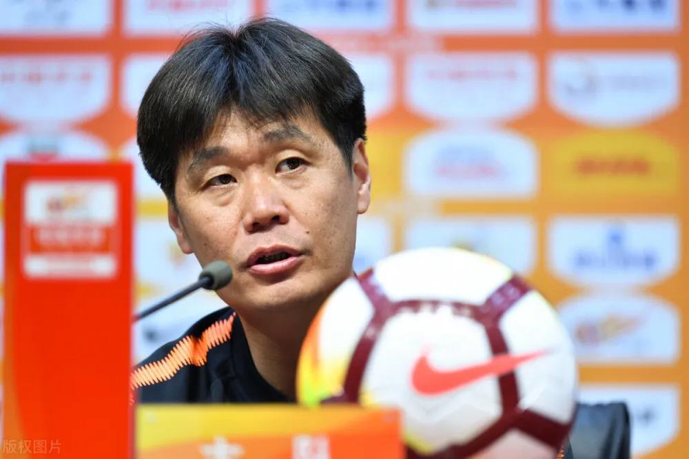 李霄鹏为什么离开泰山队,泰山队主教练李霄鹏去哪儿了