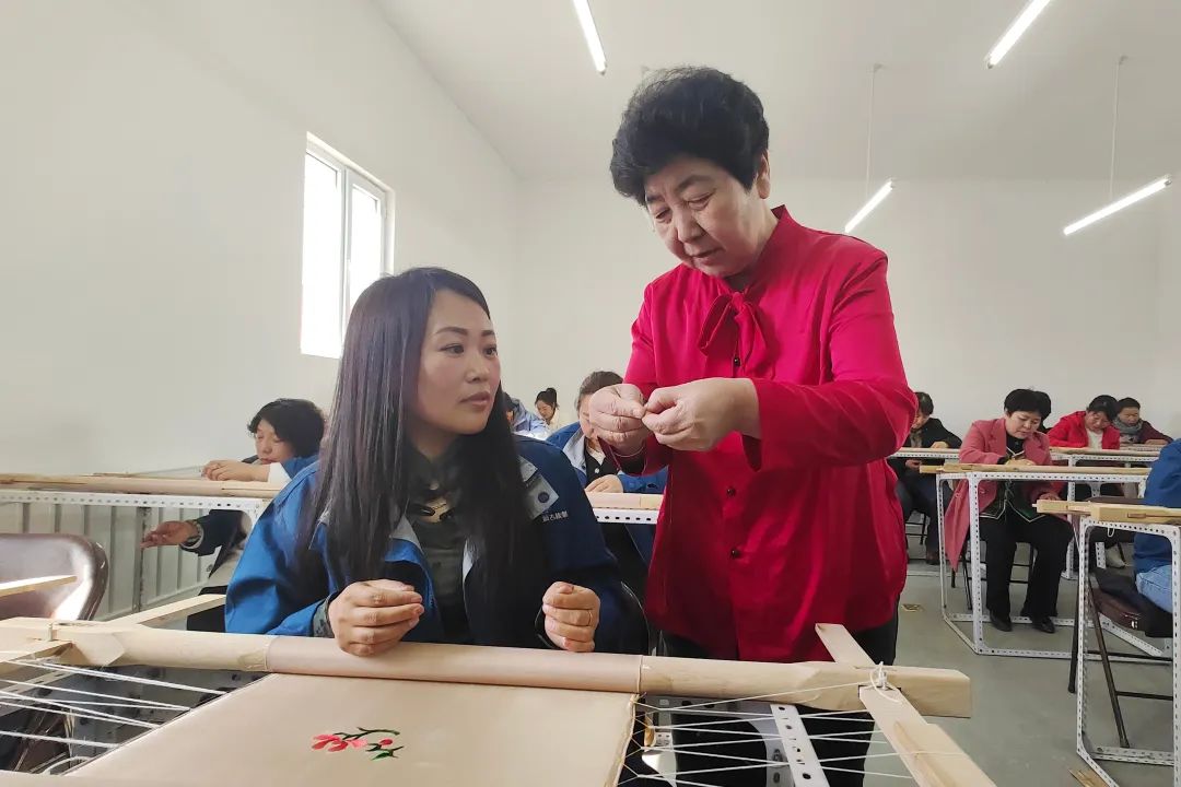 草原绣娘歌曲,草原绣娘