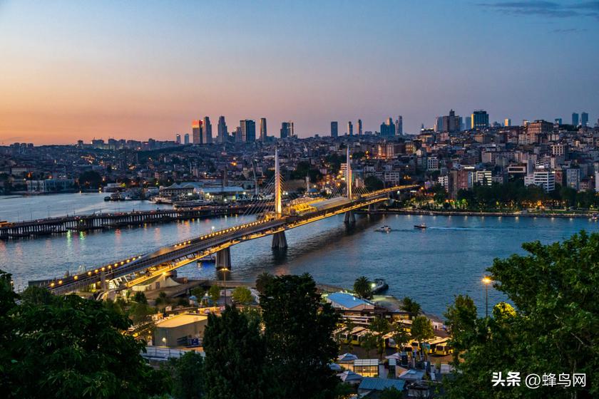 rf24-70f2.8镜头适合拍什么,rf24-70f2.8镜头还需要配什么镜