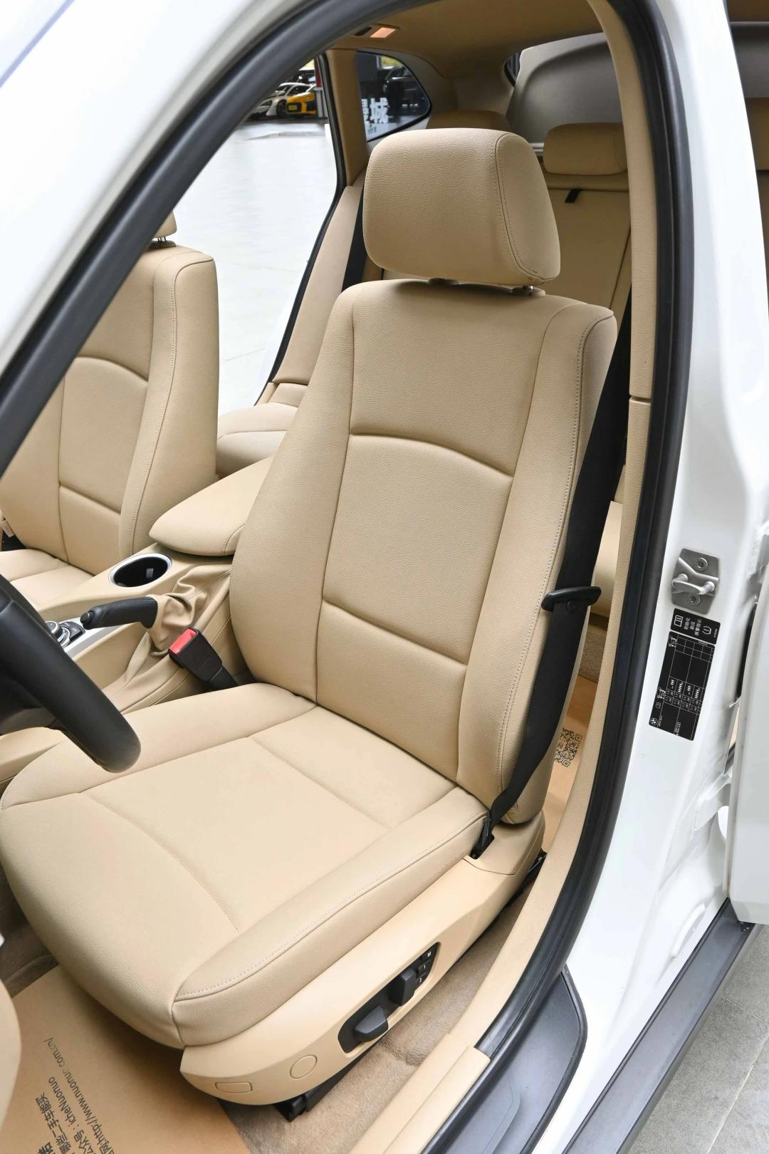 买宝马x1二手车1万左右,9万二手宝马x1m运动