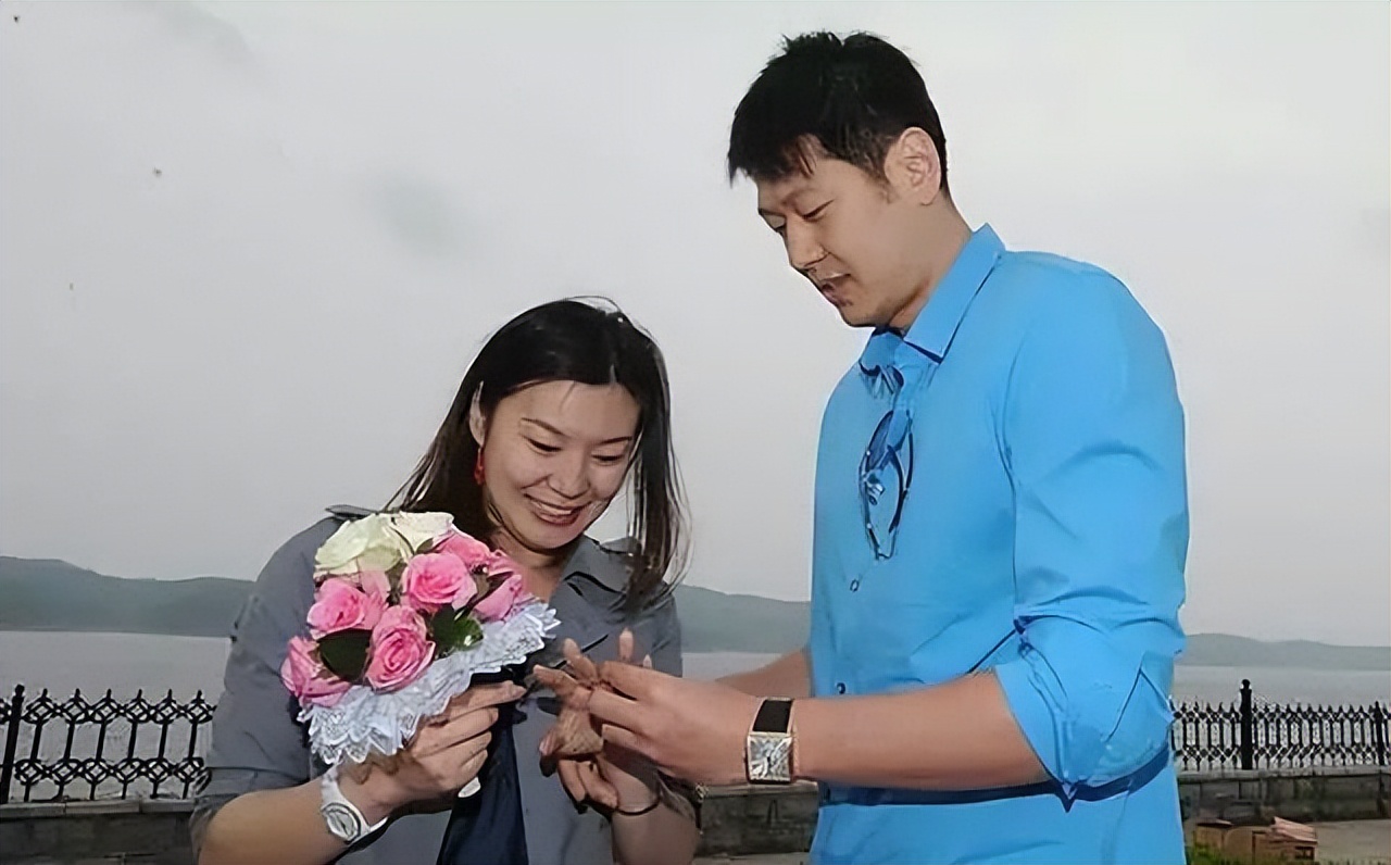 “亚洲蝶后”周雅菲：嫁给CBA二婚男，如今儿女双全堪称人生赢家