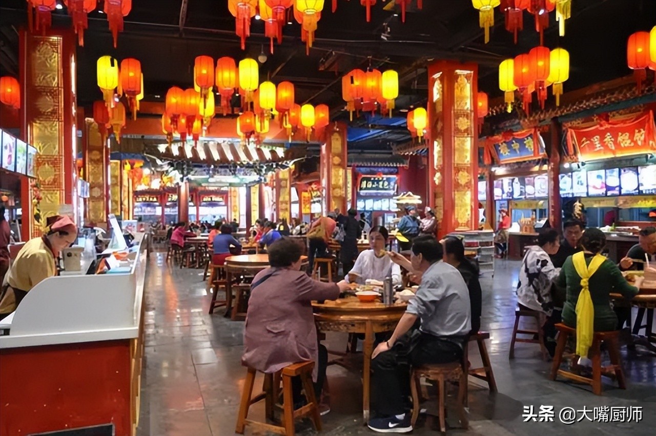 国内值得推荐的四条美食街,4条美食街专坑外地人劝你也别去