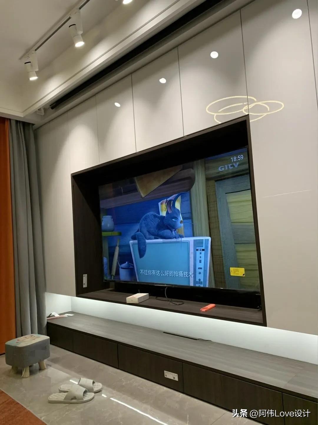 做个满墙电视柜增加收纳不香吗,悬空电视柜是开放格如何收纳