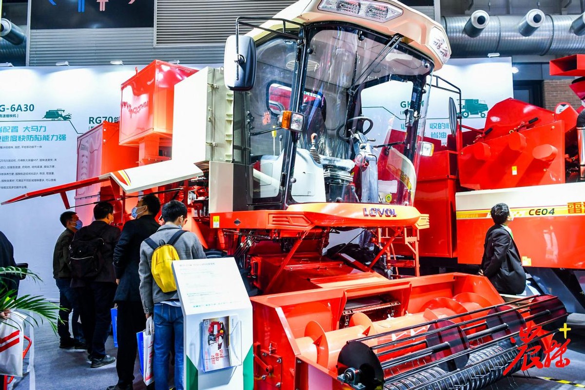 2020年联合收割机多少钱一台,最新款链条联合收割机