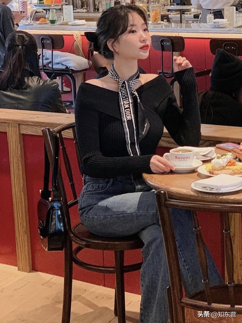 冬天披发好看又显脸小的发型,冬季干净利落减龄的发型