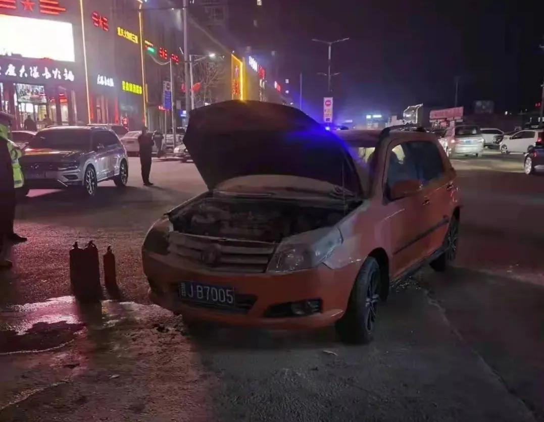 交警大队用情用力暖民心 (沧州交警件件实事暖人心)