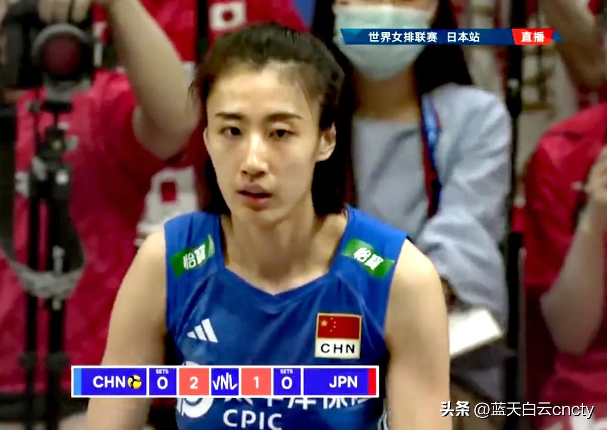 大快人心的比赛,4连胜世联赛中国女排3-0横扫日本