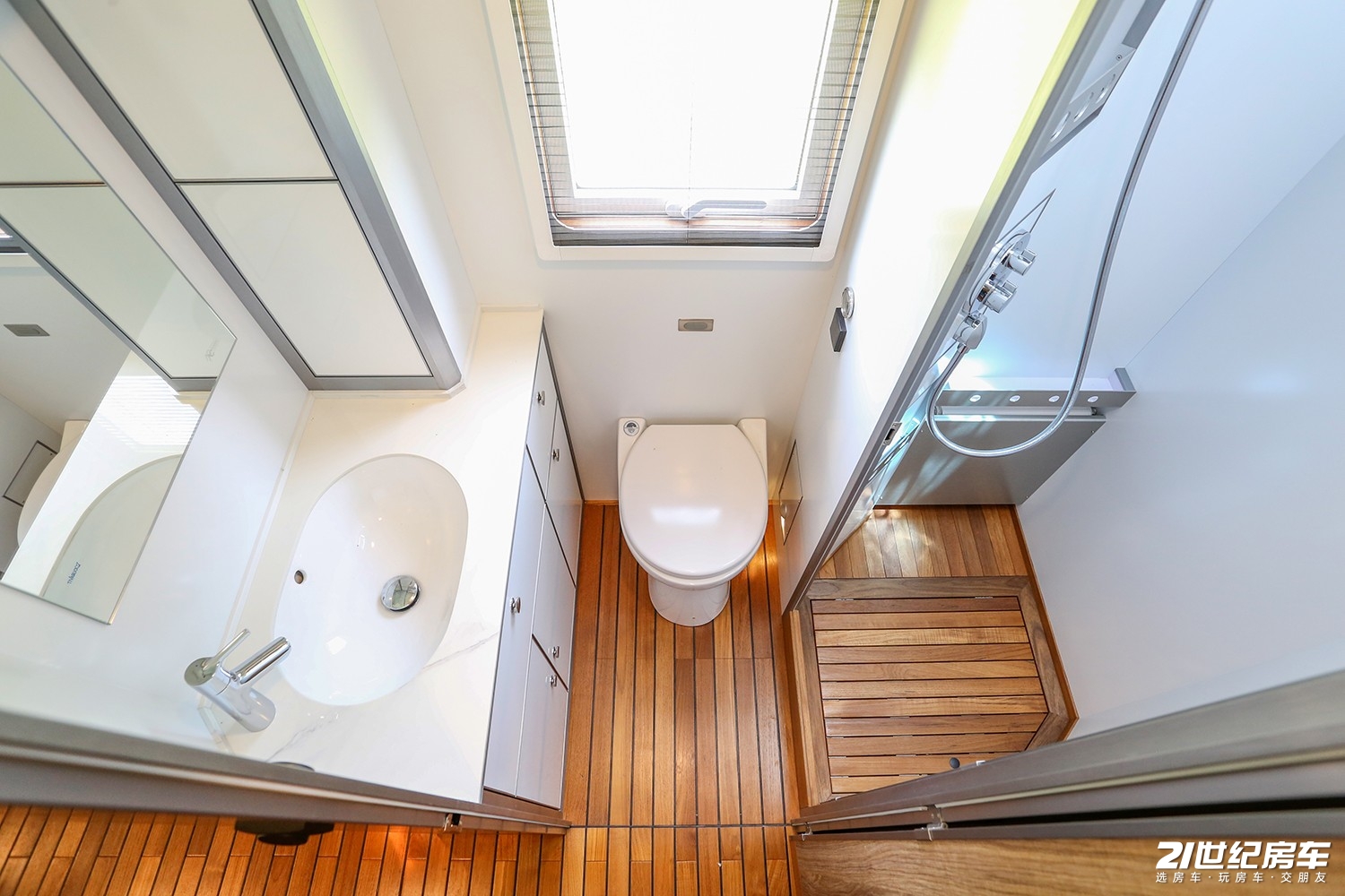 奔驰四驱c型顶级豪华房车,奔驰arocs升顶越野房车