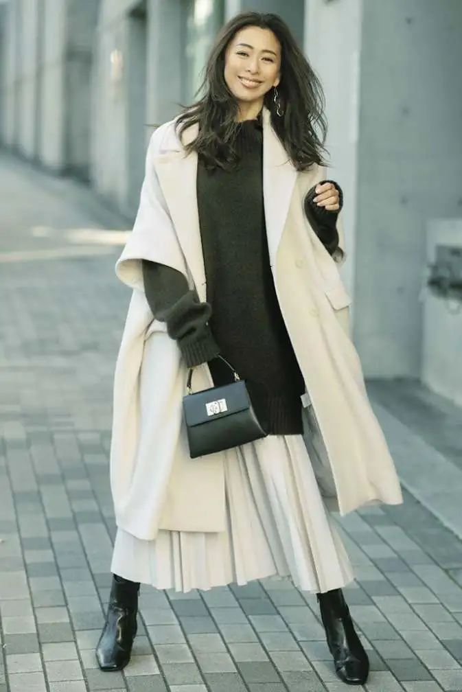 穿裙子靴子过年,过年穿了裙子显瘦