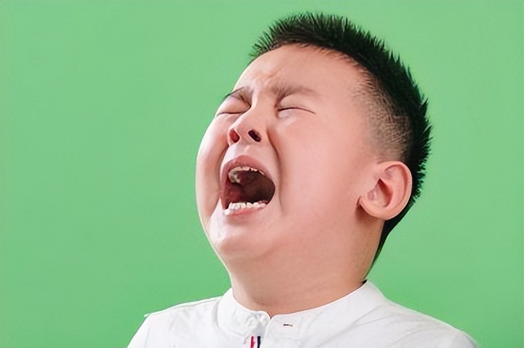 男孩子爱哭怎么办？我总结出4招，孩子变化喜人