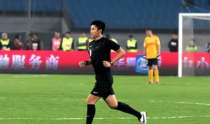 国足蛀虫李铁：罪行不止敛财上亿，戴罪立功曝光足坛背后*b大**oss