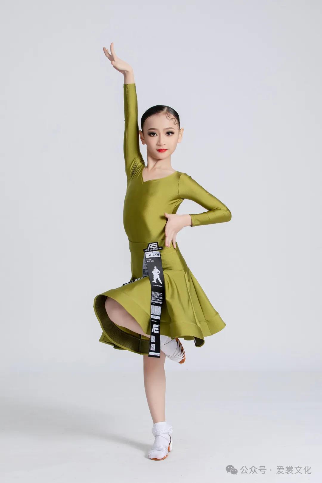 每天坚持练拉丁舞基本功,拉丁最强踩点长腿