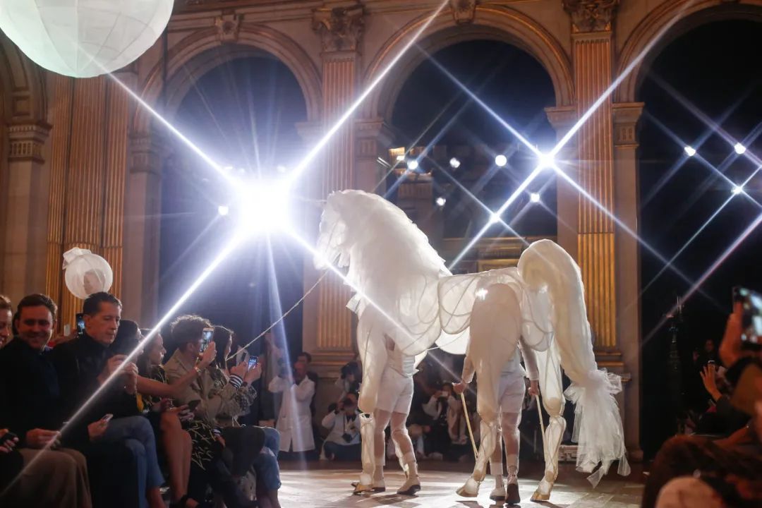 跟王心凌学甜美风穿搭,一条裙子一万多