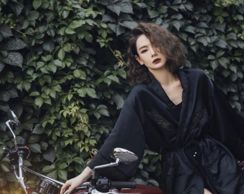 素颜是灾难，化妆是整容，这9位女明星的真实颜值，前后反差巨大