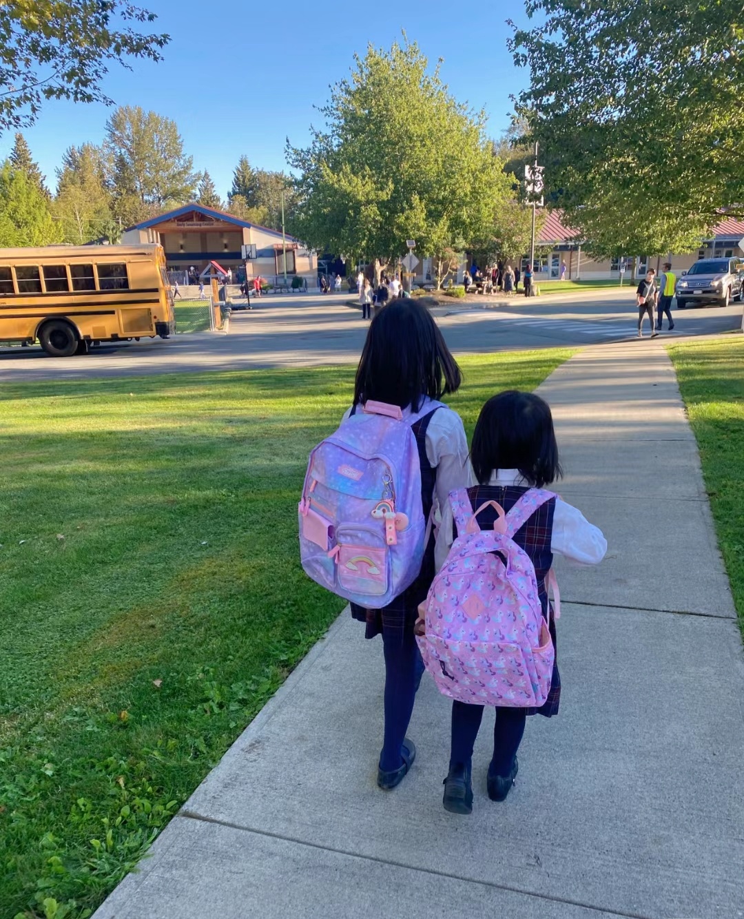 85后Lisa在加拿大：和老公打拼10年，生3娃买3套房，送两娃上私校