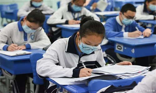 初中生家长心理教育方法,初中生顶撞老师家长怎么教育