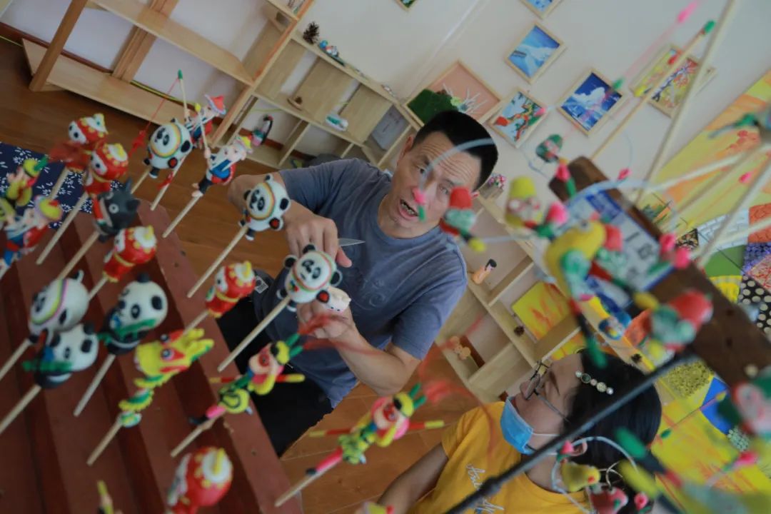 千百年前古人听的洞经古乐、吃的酥饼、画的木刻年画...这一次我们给你包圆了