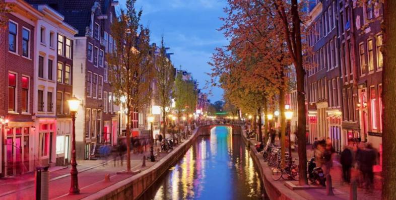 荷兰女性如何看待本国性合法化,交易合法化给荷兰带来了哪些影响