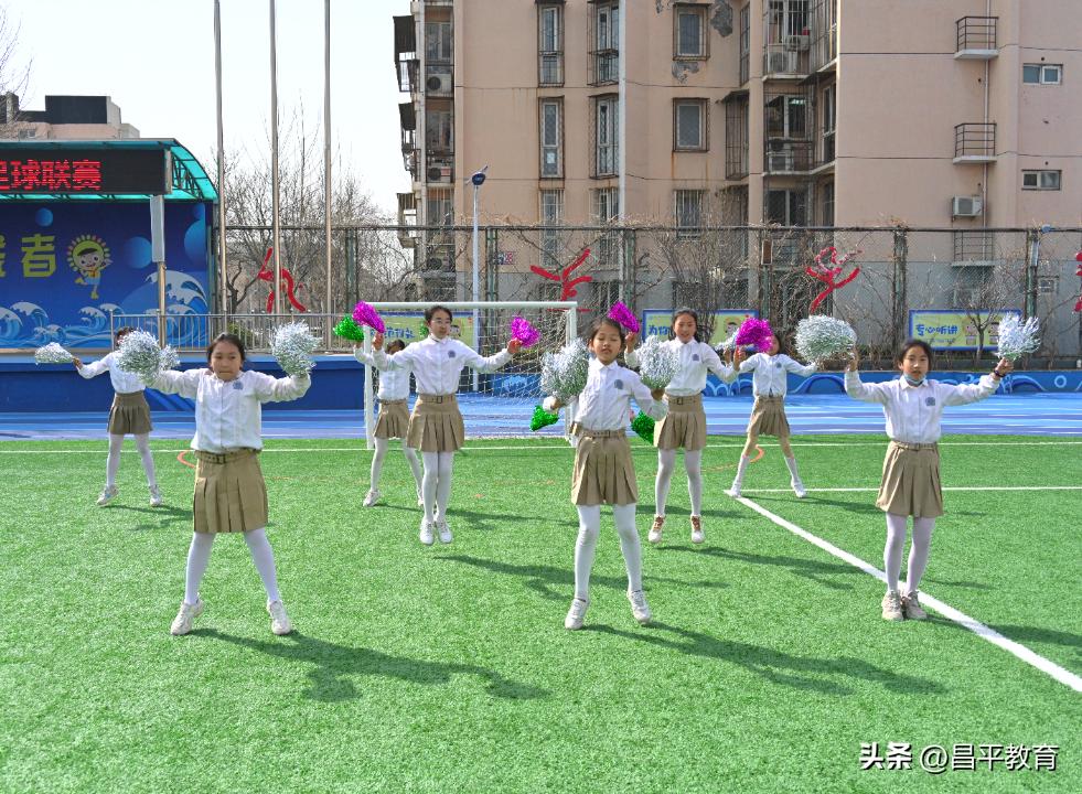 校园足球与世界杯,班里一共48人会踢足球的有22人