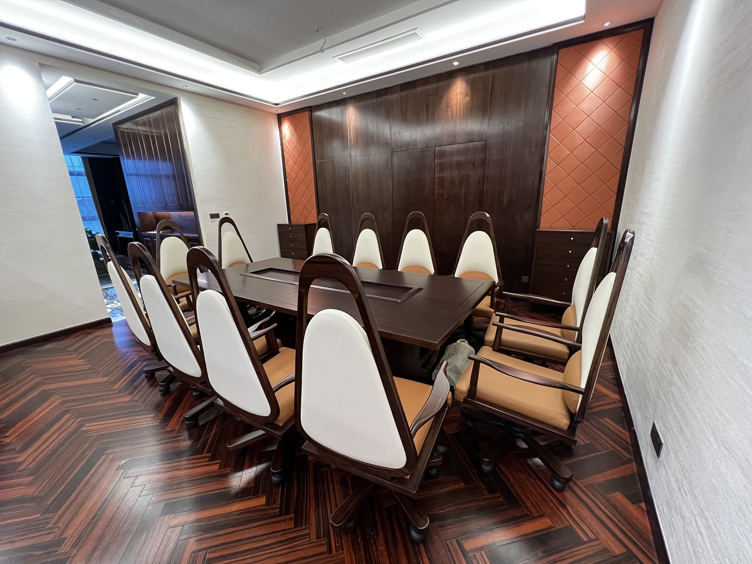 简约现代大小型会议室桌椅组合,实木会议桌效果图大全