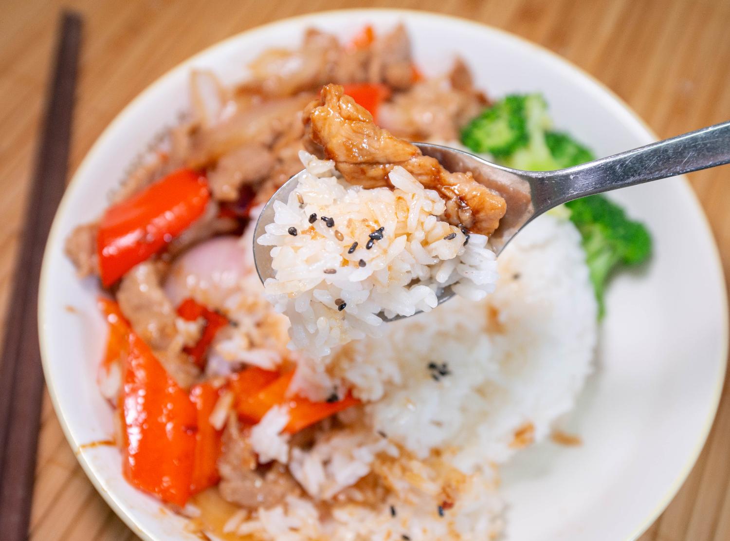 米饭煮的好和电饭煲有关系么,煮了5天的米饭还能吃吗