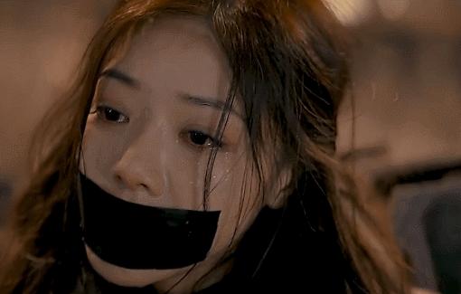 头顶“四千年美女”光环，靠颜值出圈，总有一些迷惑行为让人不解