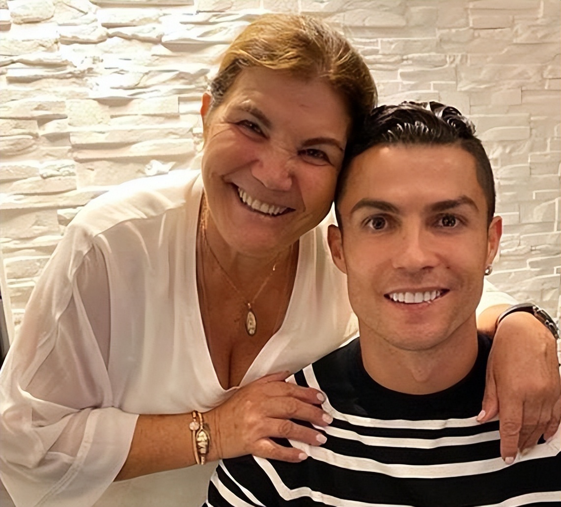 两大球王讨论梅西,两大球王聊梅西