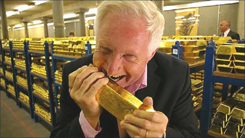 国际黄金价格为何突然大跌,黄金价格大跌金店却还高价售卖