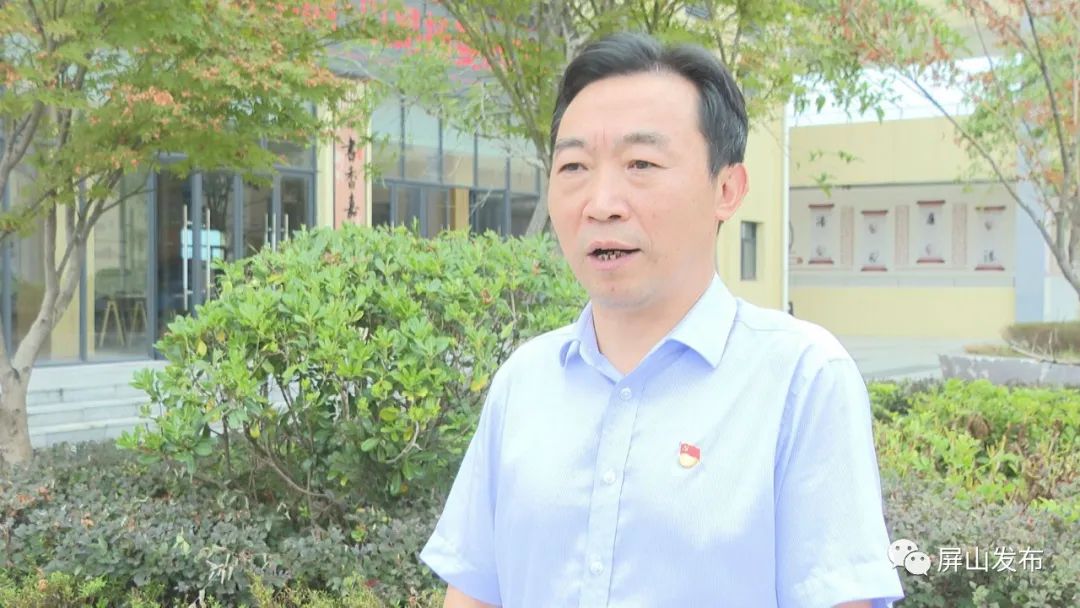 两江开学围观各校花样仪式满满,屏山中学开学典礼