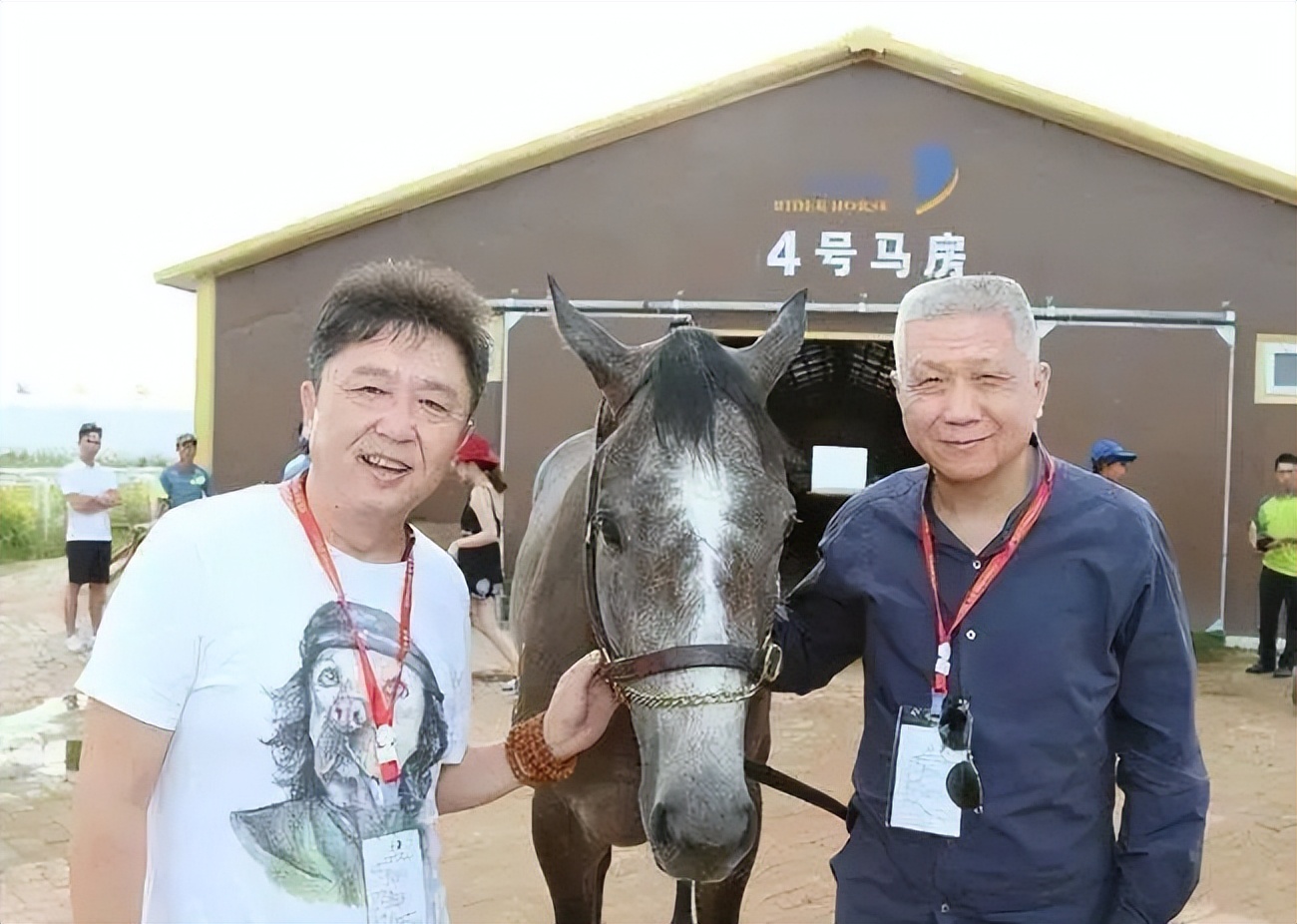 于谦60亩马场被拆，*迁拆**款高达4亿？本人笑着回应：别胡说八道