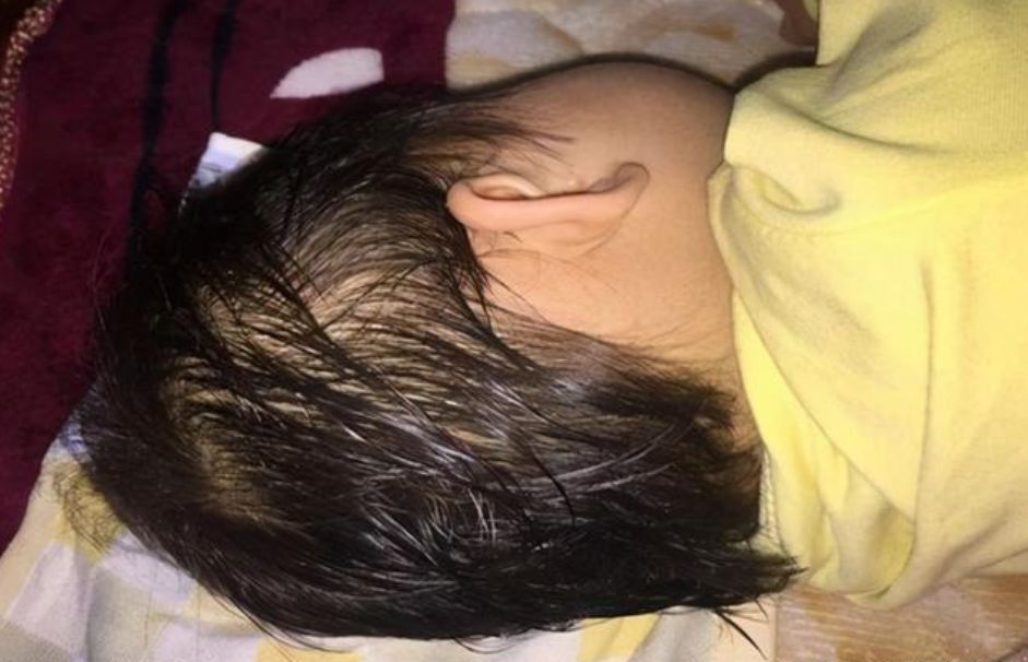 宝宝睡觉满头大汗是热的吗,宝宝夜睡满头大汗是什么原因