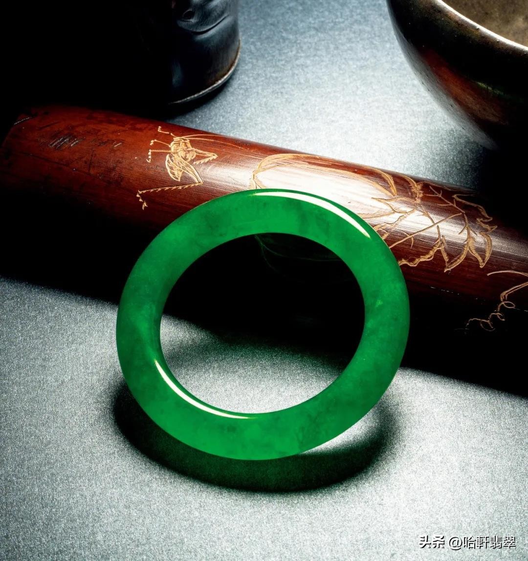 翡翠的色与种为何总是难以兼得,色不均匀的翡翠