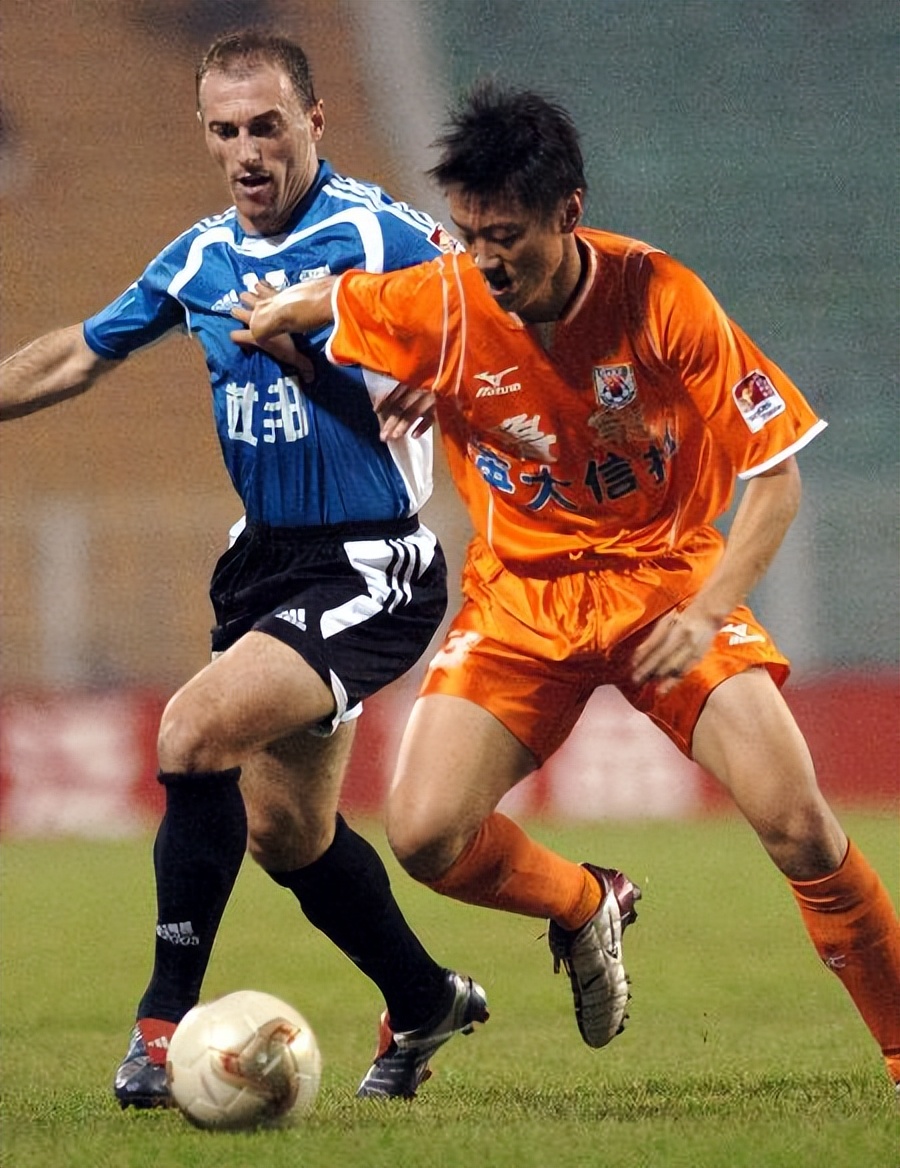 齐鲁雄师:盘点山东足球历史最佳11人,身材高大,头球优势明显