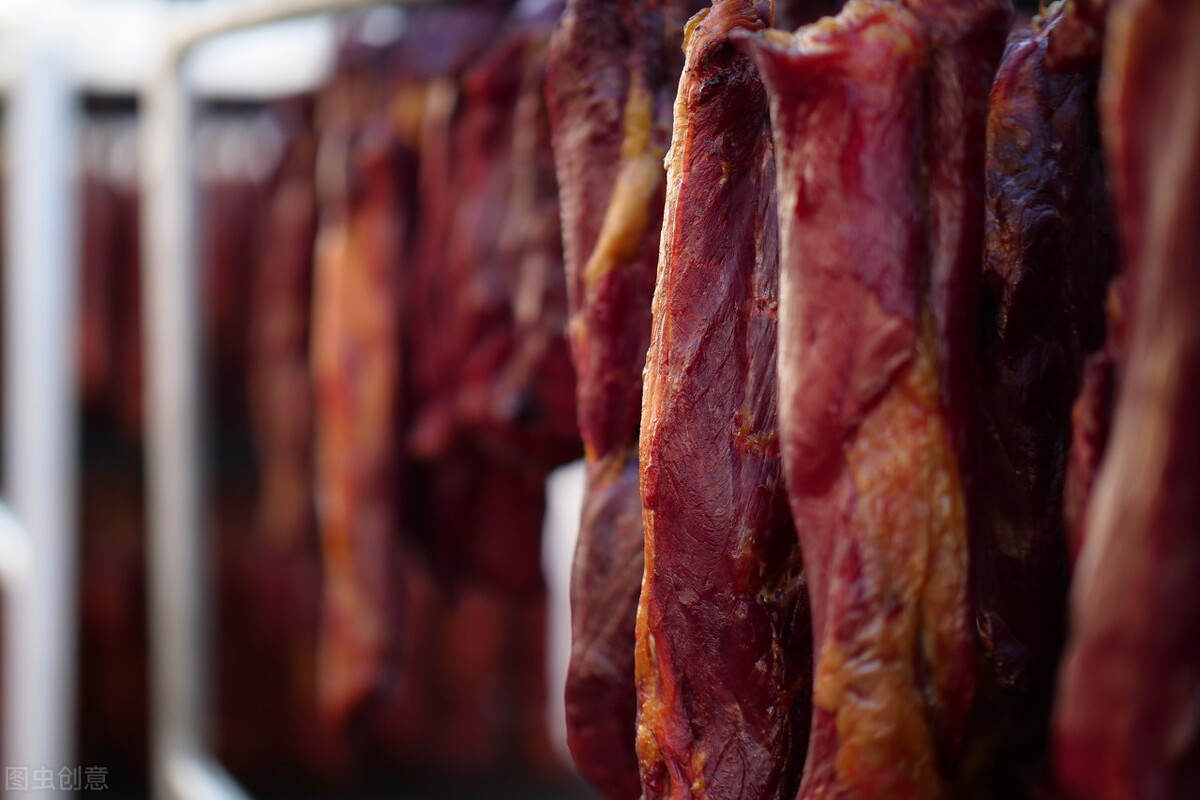 腌腊肉一斤肉放多少盐最合适,腊肉腌制方法10斤肉放多少盐最佳