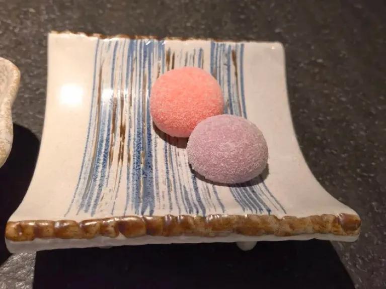 陪闺蜜打卡日料店,我的闺蜜我来宠