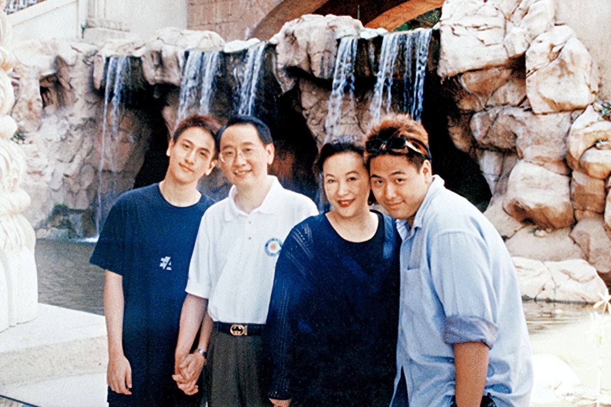 粪水与传奇，「中国第一豪宅」往事