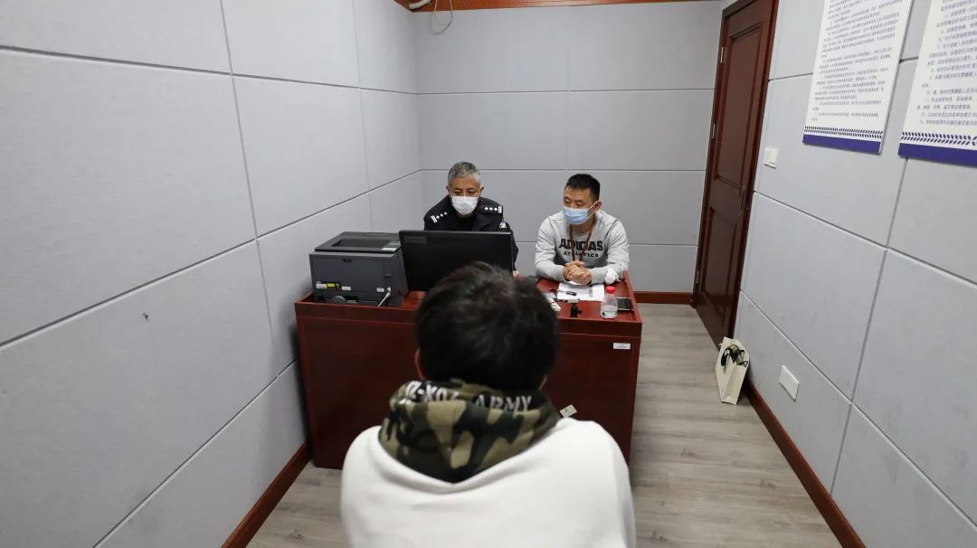 90后“码农”辞职创业开发取不出钱的*款贷**APP？