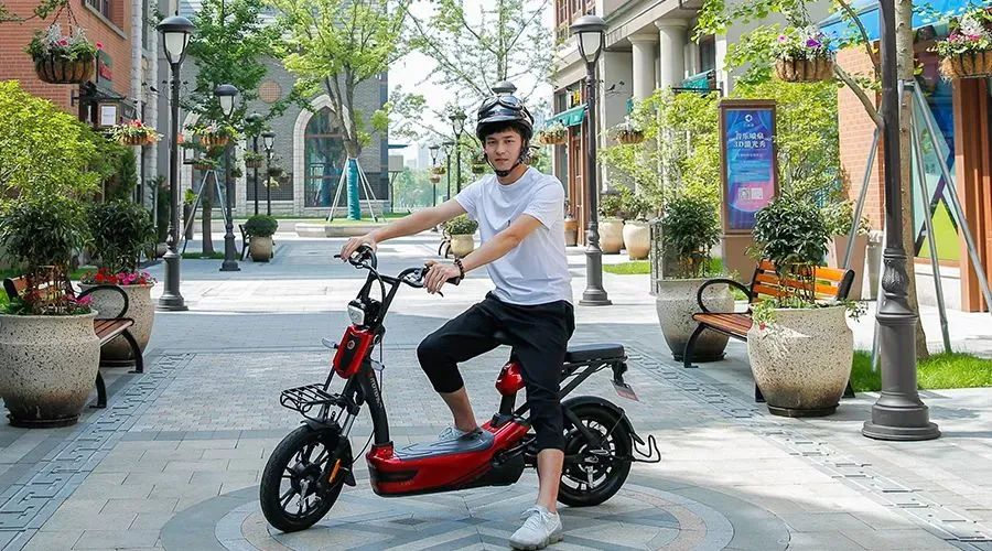 铅酸电池pk石墨烯电池,铅酸电池vs锂电池