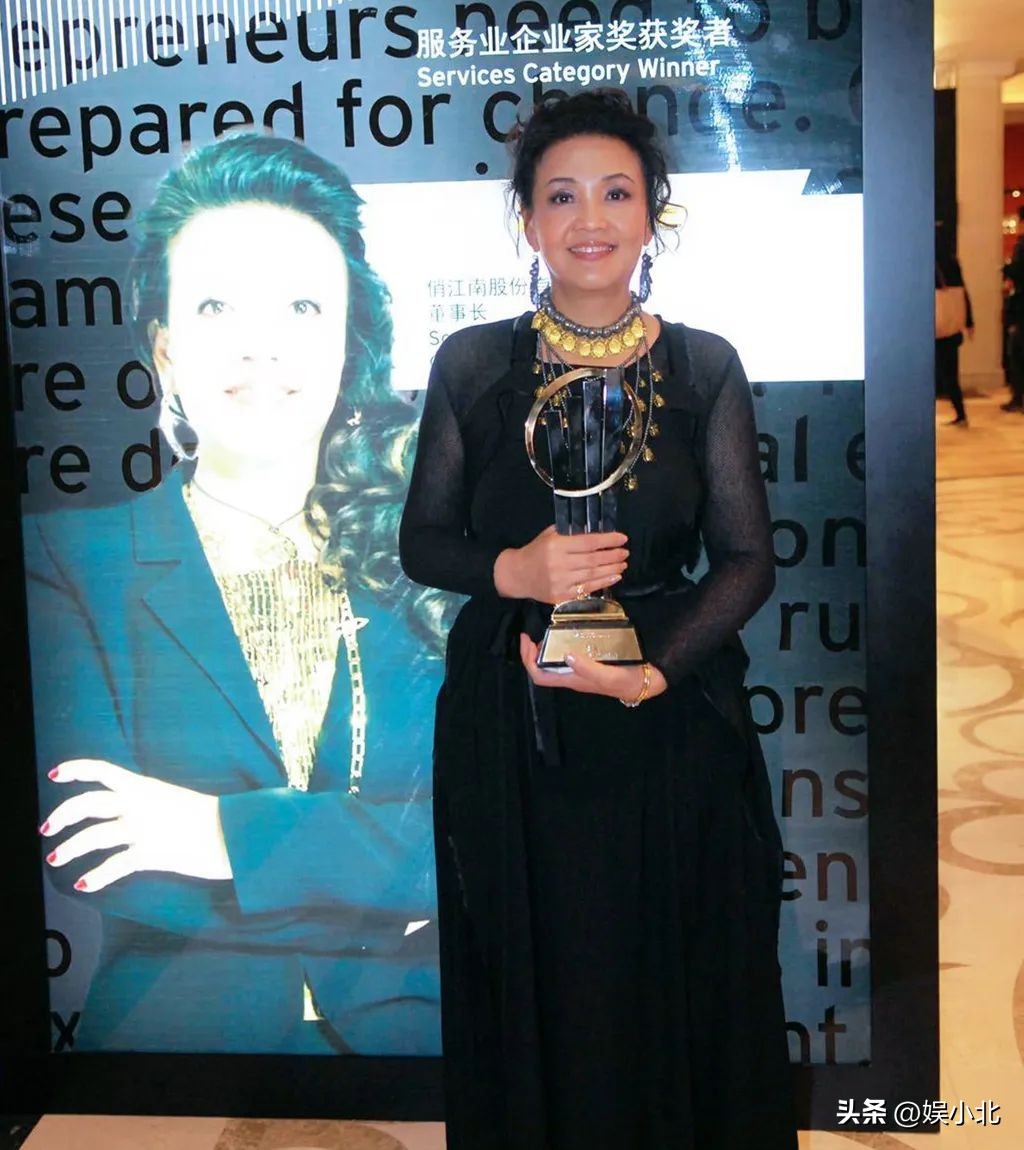 别人朝她扔泥巴，她用泥巴种鲜花，张兰才真的拿了大女主剧本