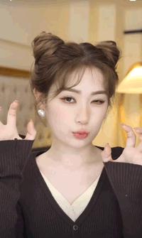 今年别再披头散发了三款减龄发型,既不显脸大又不披发的发型