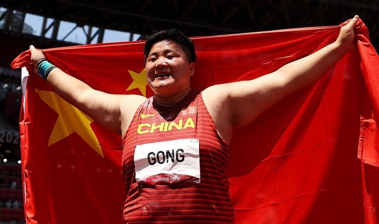 中国队以3:0击败日本队夺得五连冠,中国队1分险胜世界冠军