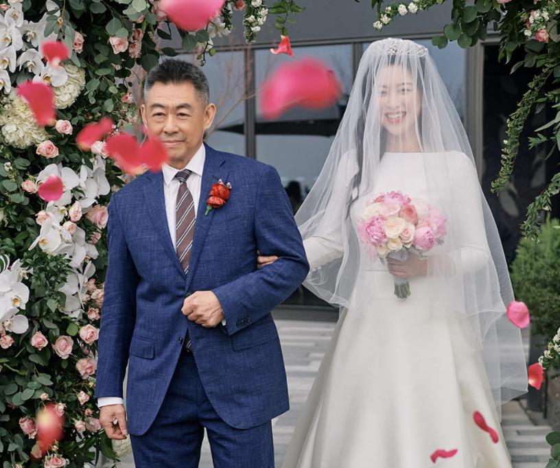 娱乐圈十大甜蜜婚礼亲吻,娱乐圈十对明星夫妻婚礼