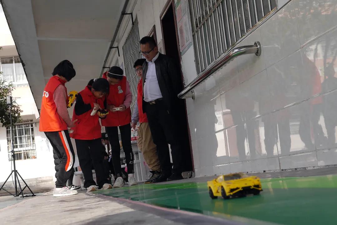 看见孩子的未来加特可广州“小小工程师”百顺学校站