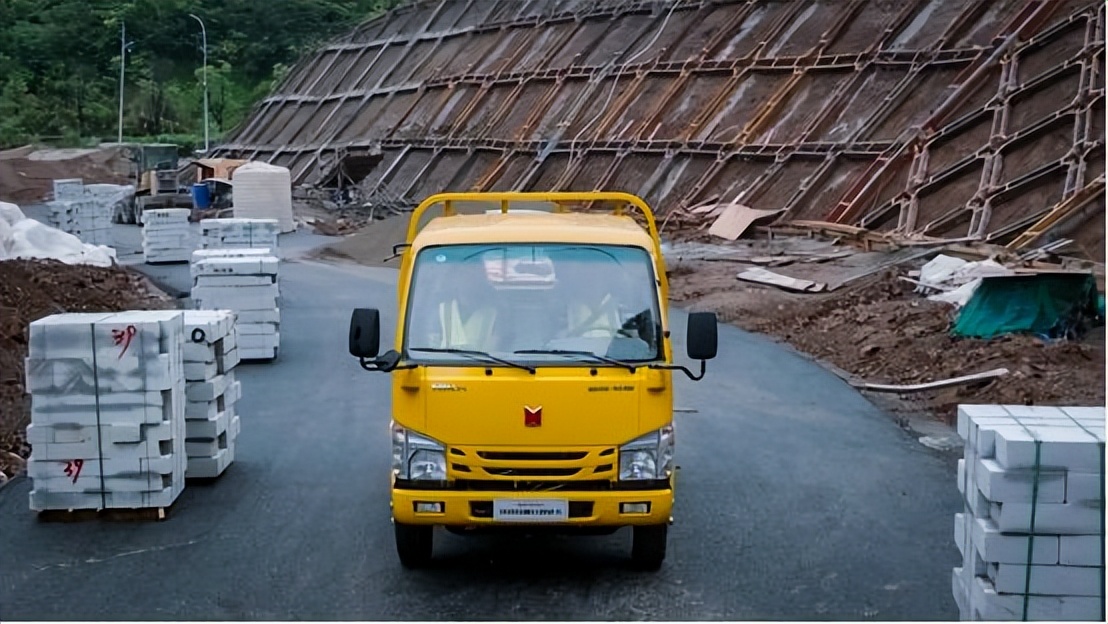 庆铃铃咖2.0轻卡油耗多少,庆铃铃咖2.0l中体轻卡价格