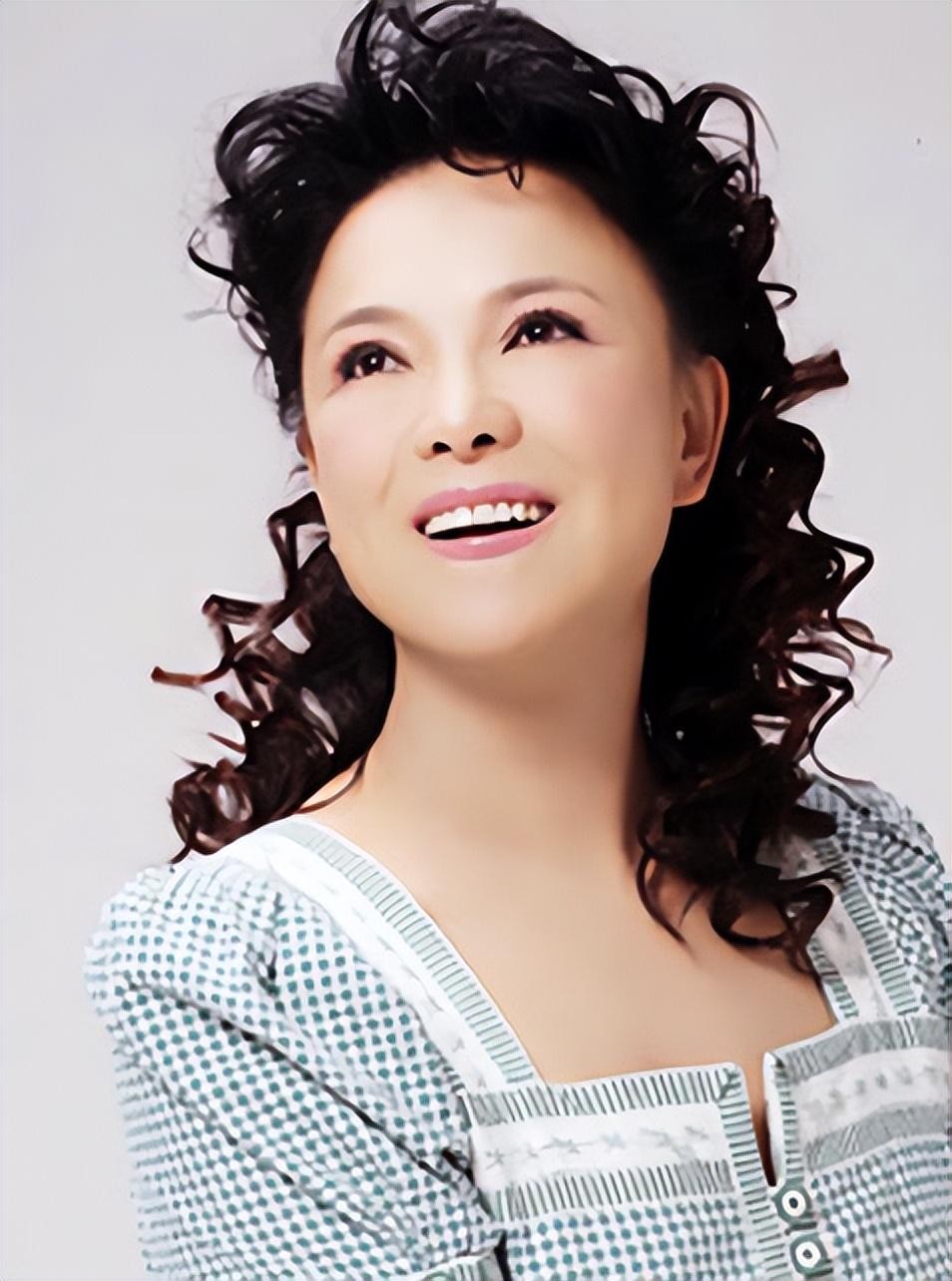 佟铁鑫：一婚娶歌手金曼生下儿子，二婚娶带娃林丹诗，如今咋样