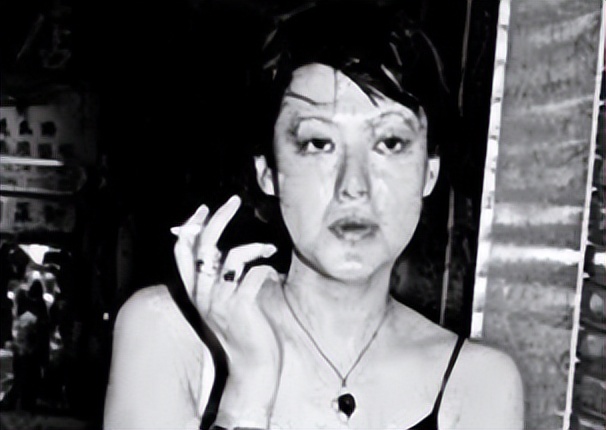 红颜薄命陈宝莲：被亲妈出卖遭干爹抛弃，留下满月孩子跳楼自尽