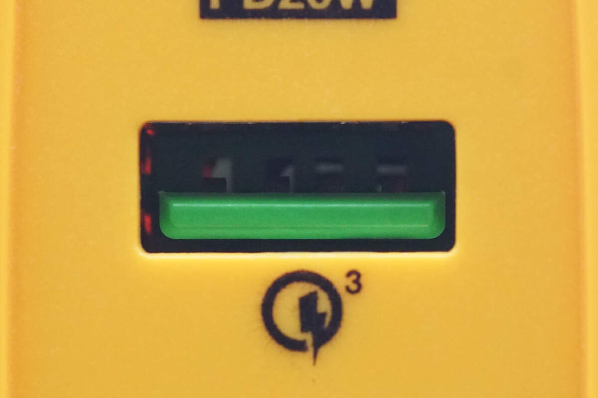 车载充电器隐藏式66w评测,得伟车载充电器评测